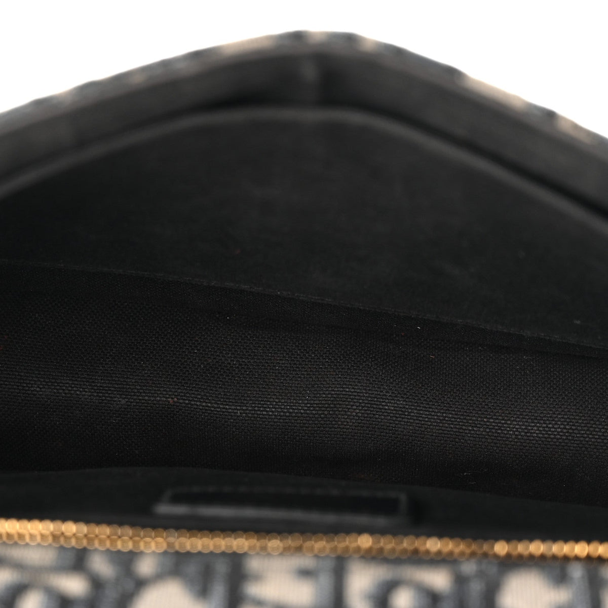 Oblique 30 Montaigne Flap Bag Blue AT My store
