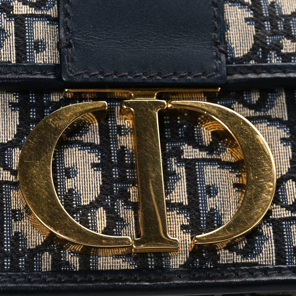 Oblique 30 Montaigne Flap Bag Blue AT My store