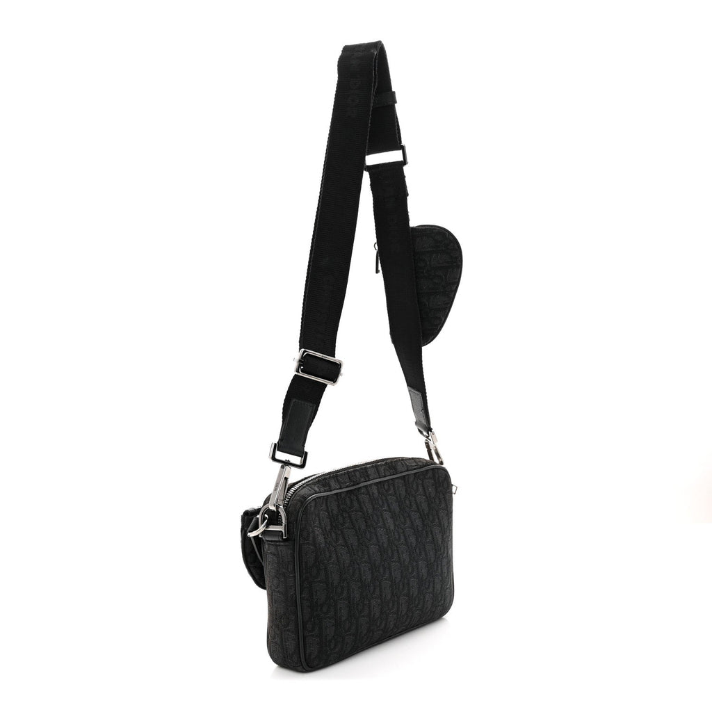 Oblique Saddle Triple Pouch Black AT My store