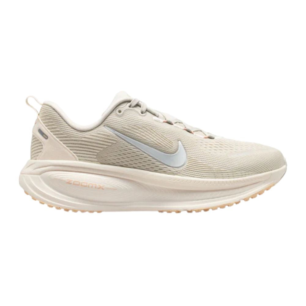 Vomero 18 Women's :Light Bone | Metallic Silver